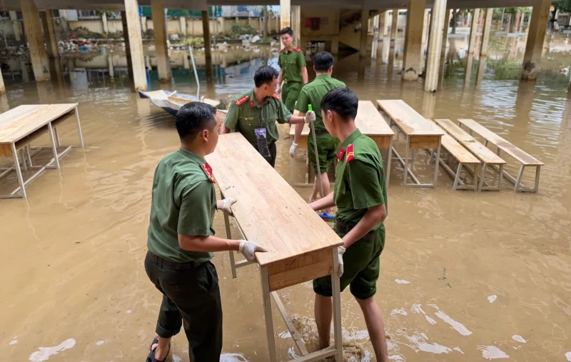 Cần xử lý nghiêm hành vi tung tin thất thiệt, xuyên tạc sự thật hoạt động cứu nạn, cứu hộ trong lũ lụt ở Khánh Hoà