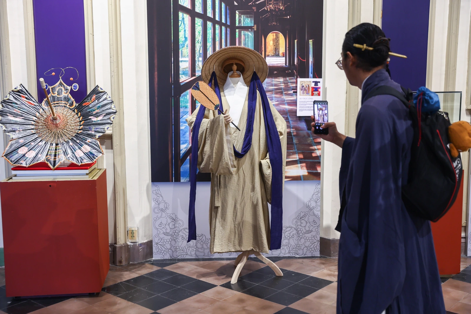 Triển lãm tái hiện y phục Việt qua ba thế kỷ