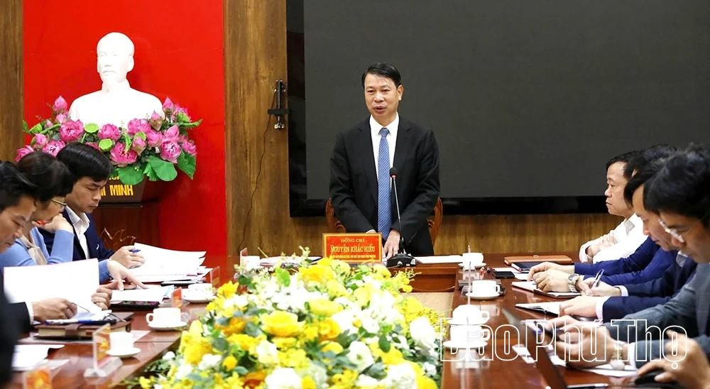 Phó Chủ tịch UBND tỉnh Nguyễn Khắc Hiếu làm việc với UBND xã Hiền Quan về cải cách hành chính