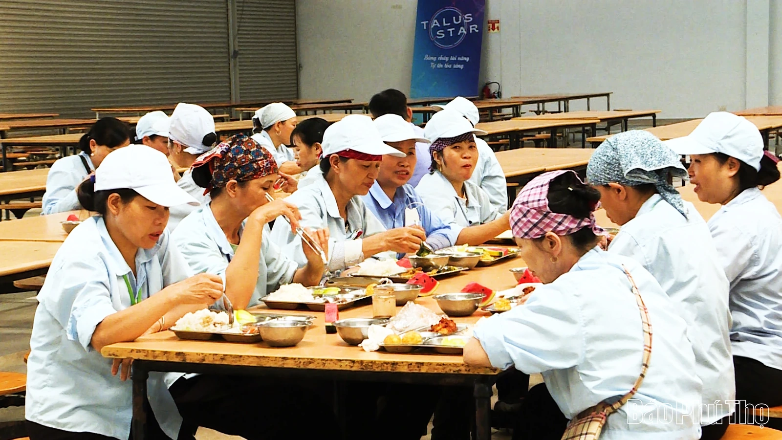 Bữa ăn ca - điểm tựa giữ chân người lao động trong doanh nghiệp