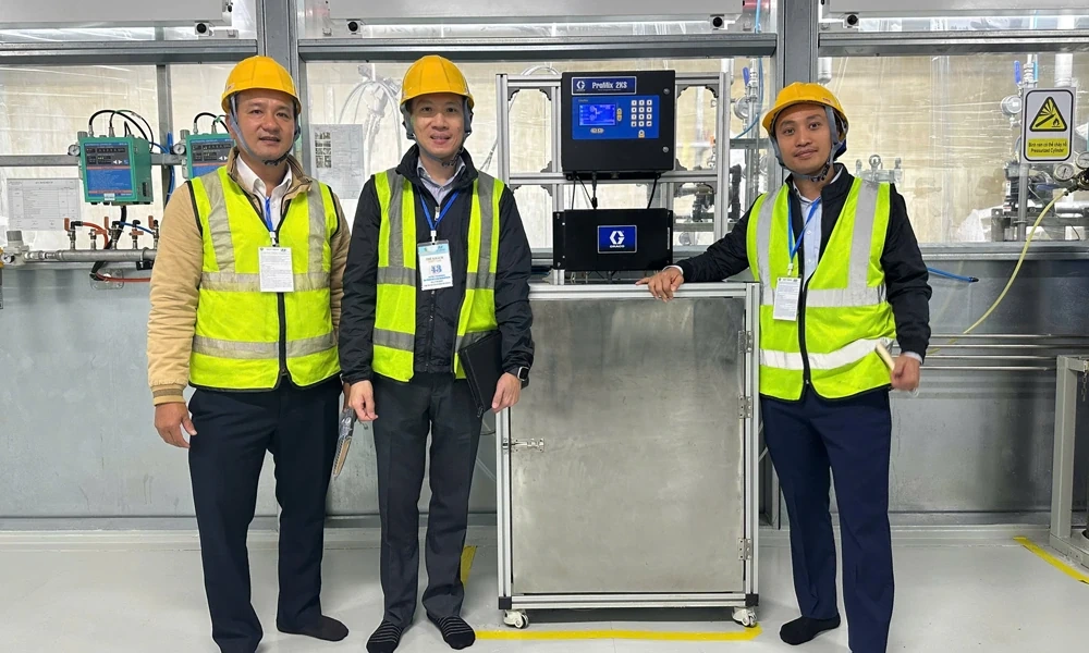 Lê Bình Group - Nhà Phân Phối Máy Phun Sơn, Phun Bột Bả, Phun Keo, Phun Foam Polyurea Chính Hãng Graco Hàng Đầu Việt Nam