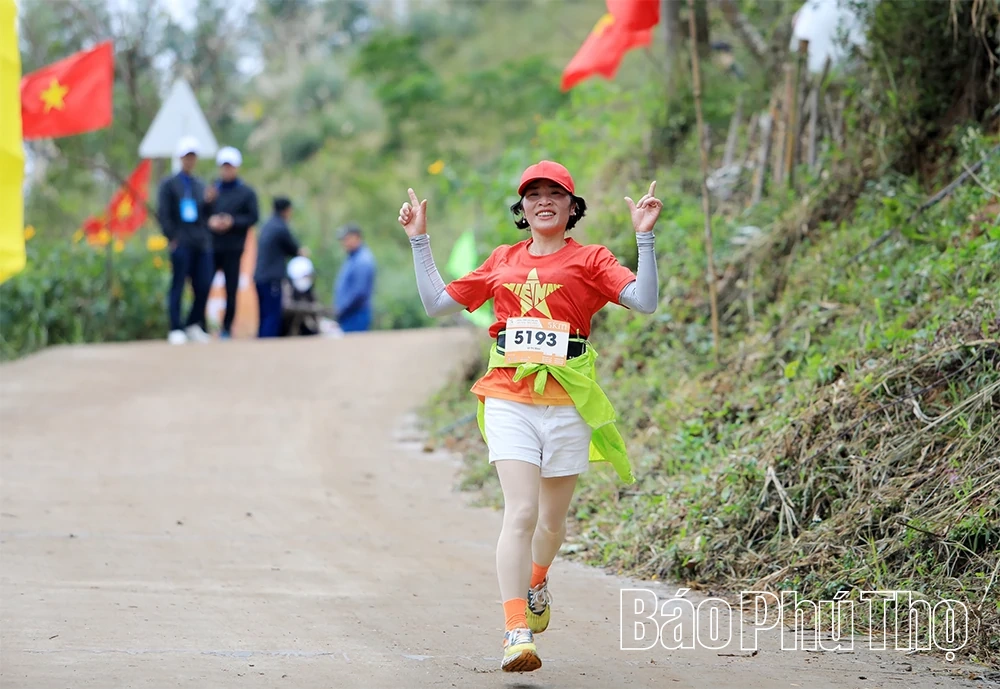 Cao Phong Trail 2025 - Sắc cam chinh phục đỉnh cao Bản Mừng