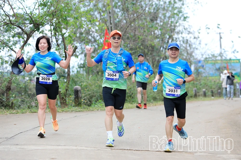 Cao Phong Trail 2025 - Sắc cam chinh phục đỉnh cao Bản Mừng