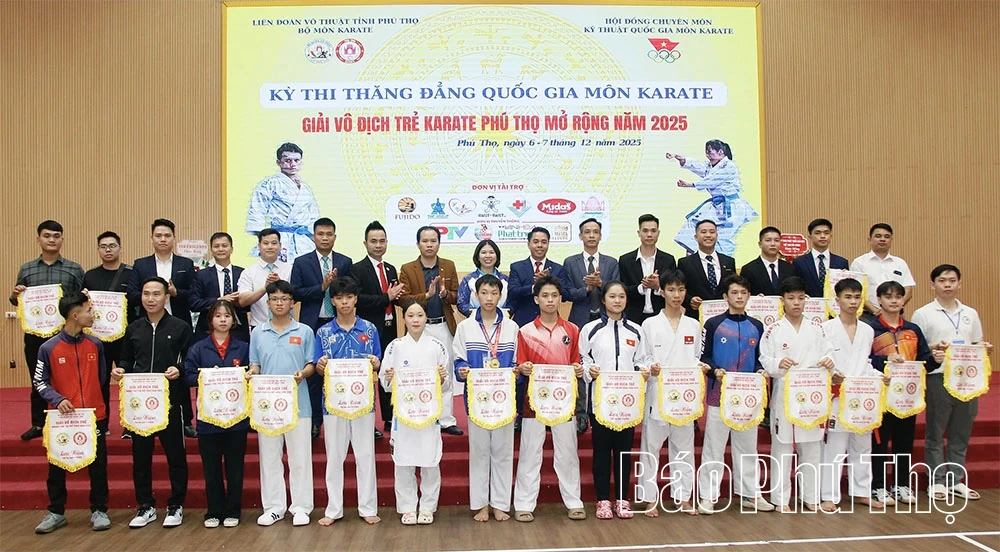 Hơn 800 vận động viên tham dự Giải Vô địch trẻ Karate Phú Thọ mở rộng lần thứ III