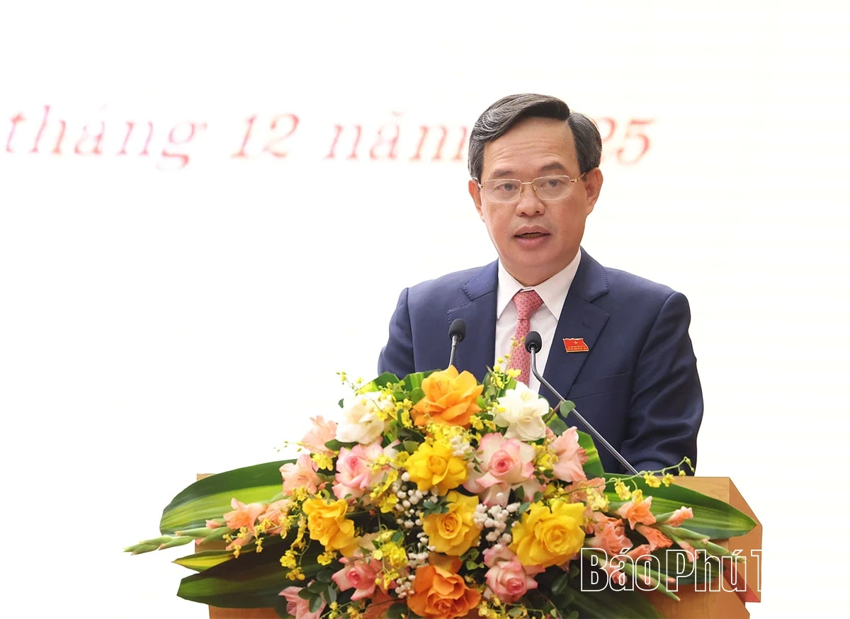 Các đại biểu thảo luận, chất vấn và trả lời chất vấn tại hội trường