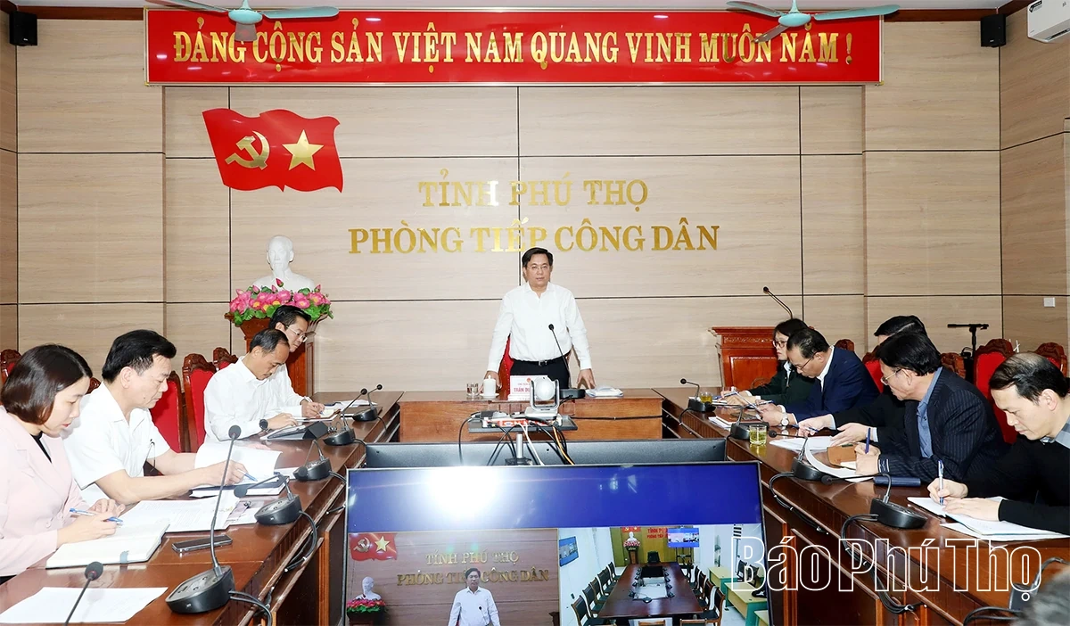 Chủ tịch UBND tỉnh Trần Duy Đông tiếp công dân định kỳ tháng 12/2025