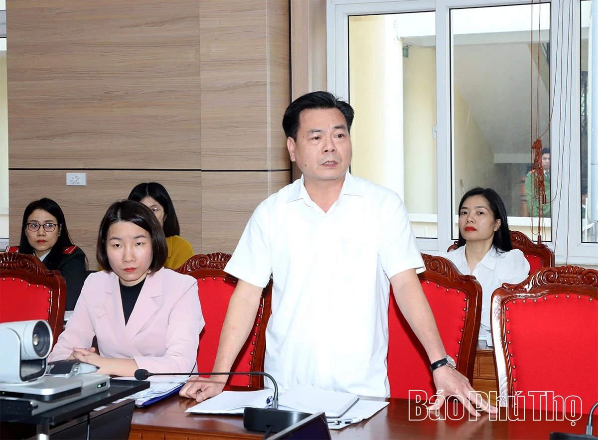 Chủ tịch UBND tỉnh Trần Duy Đông tiếp công dân định kỳ tháng 12/2025