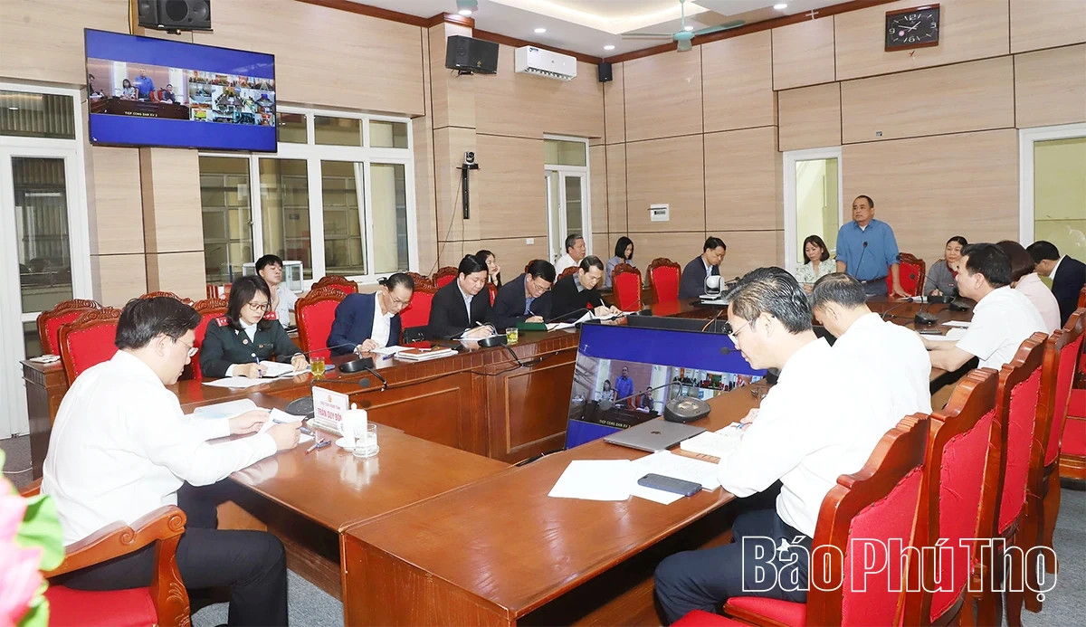 Chủ tịch UBND tỉnh Trần Duy Đông tiếp công dân định kỳ tháng 12/2025