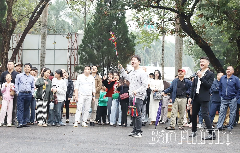 Khai mạc các hoạt động văn nghệ, thể thao tại Lễ hội Cam Cao Phong năm 2025