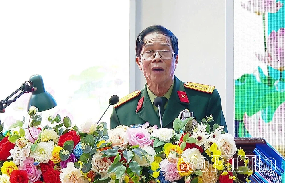 Gặp mặt cán bộ cao cấp Quân đội nghỉ hưu, nghỉ công tác trên địa bàn tỉnh năm 2025