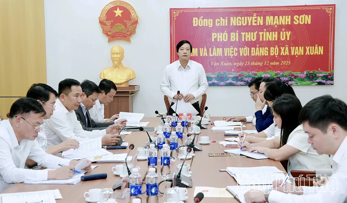 Đồng chí Nguyễn Mạnh Sơn - Phó Bí thư Tỉnh ủy thăm và làm việc với Đảng bộ xã Vạn Xuân