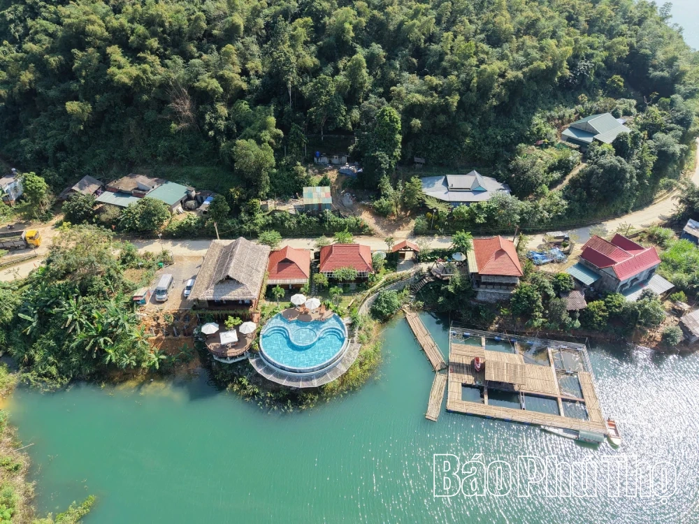 Đầu tư hạ tầng đánh thức tiềm năng du lịch hồ Hòa Bình