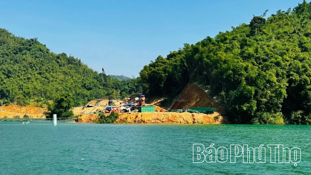 Đầu tư hạ tầng đánh thức tiềm năng du lịch hồ Hòa Bình