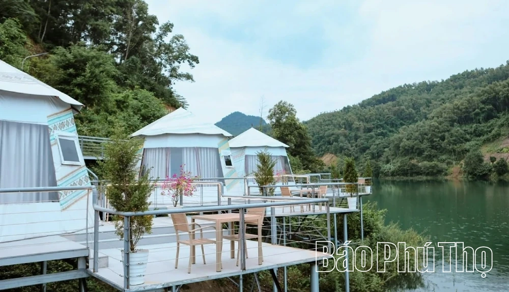 Đầu tư hạ tầng đánh thức tiềm năng du lịch hồ Hòa Bình