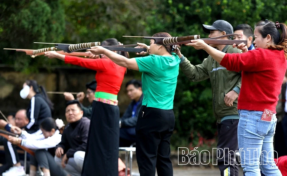 Chiếc nỏ mùa xuân của bản Mường
