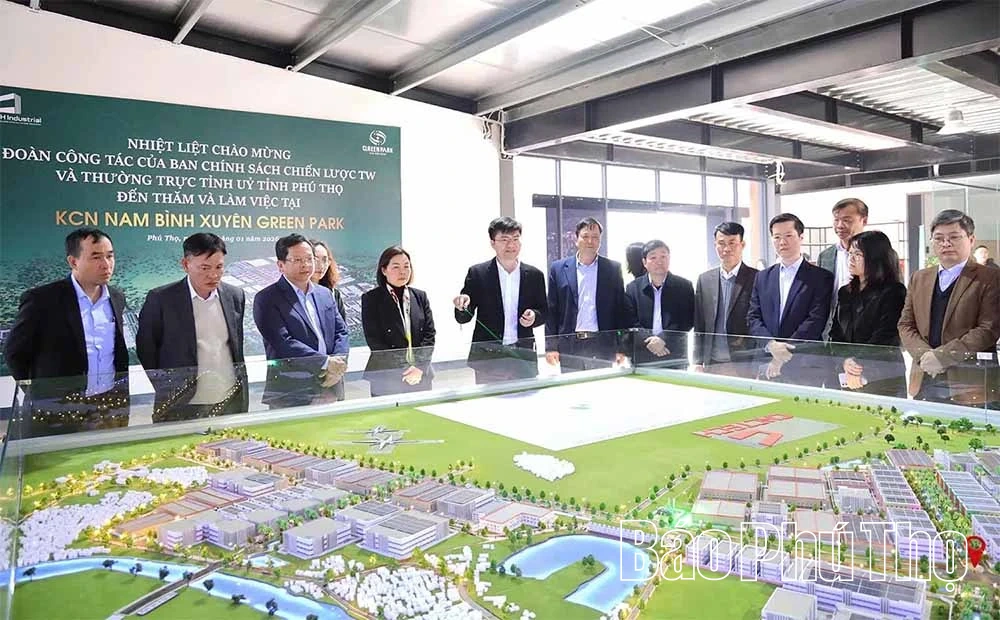 Đoàn công tác của Ban Chính sách, chiến lược Trung ương khảo sát tại Công ty Honda Việt Nam và Tập đoàn CNCTech