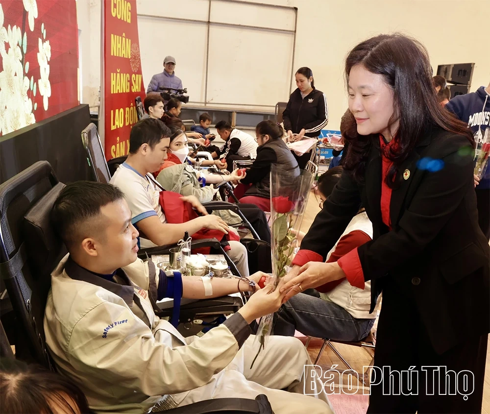 Công nhân, người lao động khu vực Vĩnh Phúc hiến 288 đơn vị máu an toàn