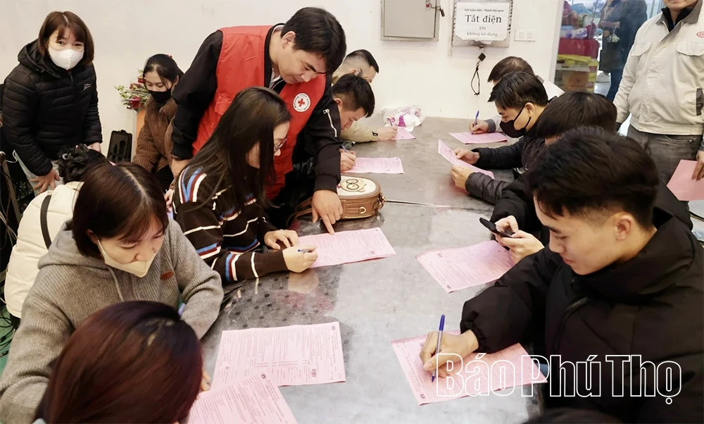 Công nhân, người lao động khu vực Vĩnh Phúc hiến 288 đơn vị máu an toàn