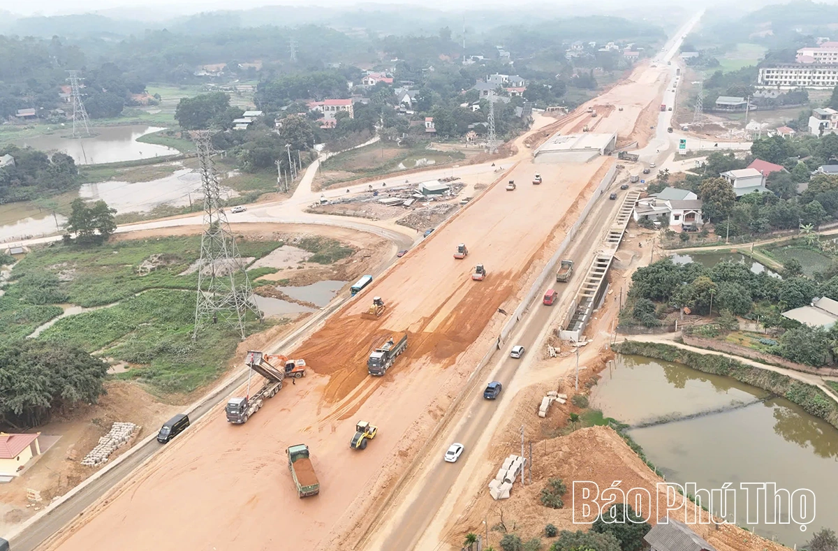 Chủ tịch UBND tỉnh Trần Duy Đông kiểm tra tiến độ một số dự án giao thông trên địa bàn tỉnh