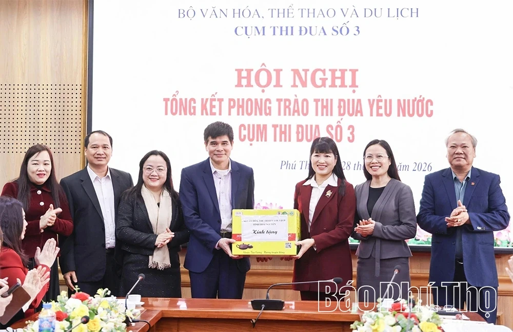Tiếp tục đẩy mạnh phong trào thi đua ngành Văn hóa, Thể thao và Du lịch