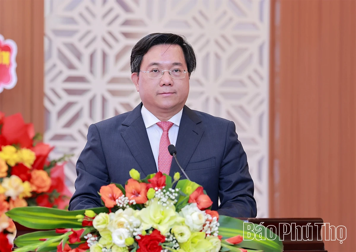 Chủ tịch UBND tỉnh Trần Duy Đông: Xác định nông nghiệp là trụ đỡ, nông dân là trung tâm, nông thôn là nền tảng