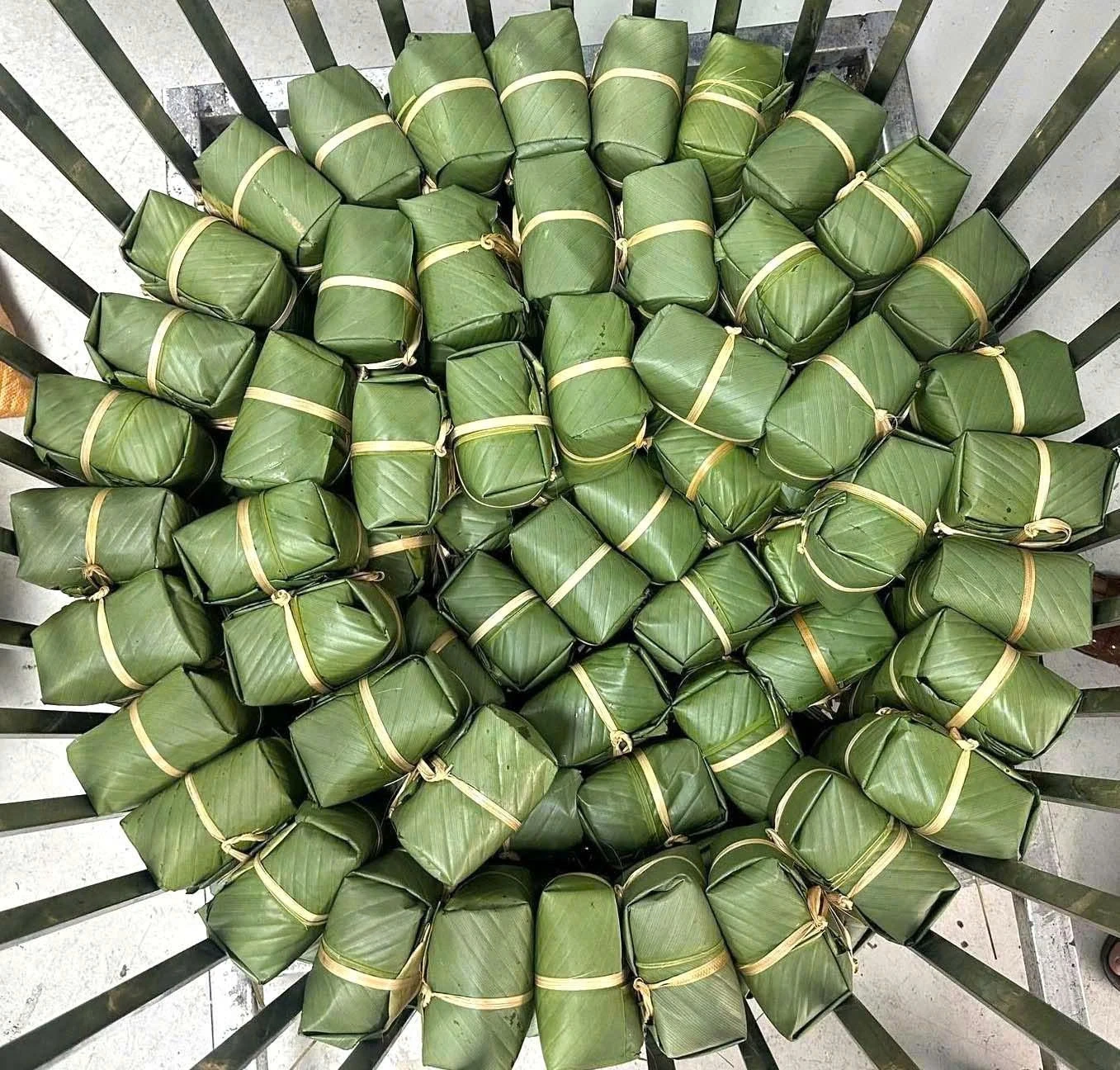 Rộn ràng làng bánh chưng vào Tết