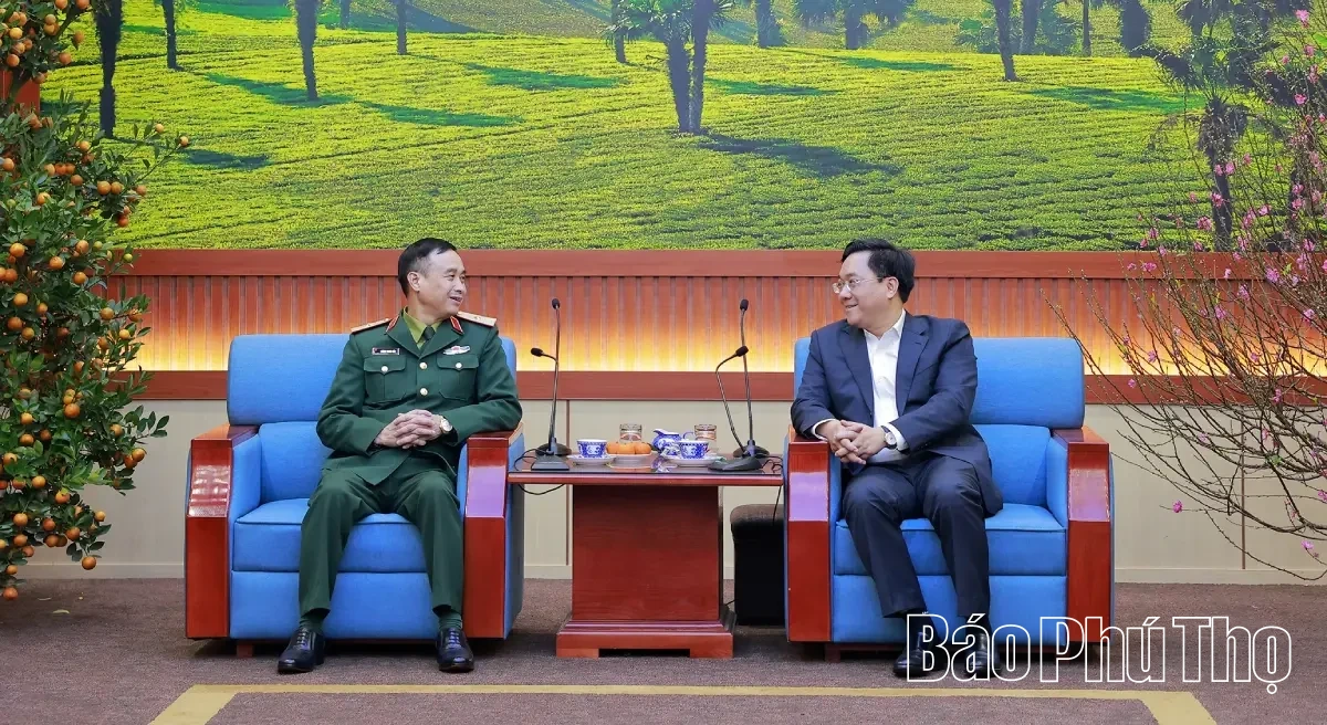 Trường Sĩ quan Chính trị thăm, chúc Tết tỉnh Phú Thọ