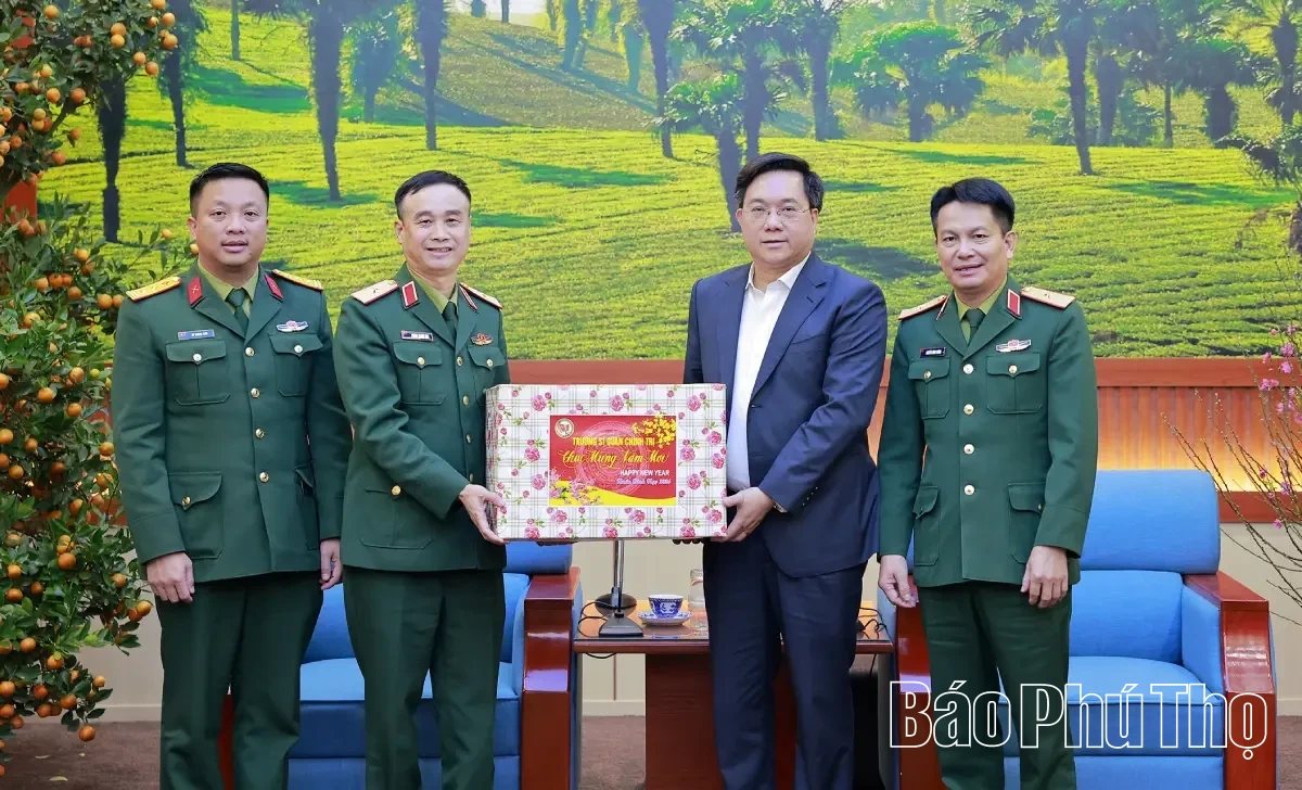 Trường Sĩ quan Chính trị thăm, chúc Tết tỉnh Phú Thọ
