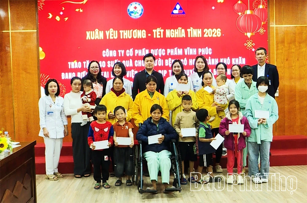 Tết ấm đến với người nghèo và công nhân lao động