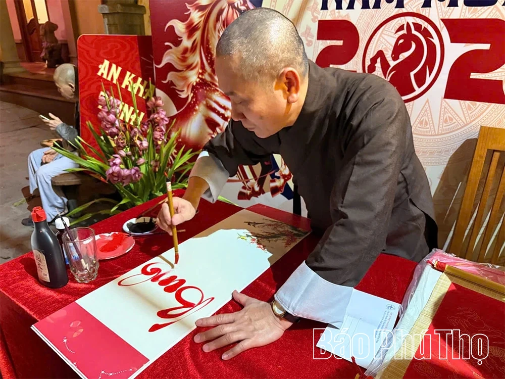 Xin chữ đầu năm nơi cửa Phật - Nét đẹp văn hóa tâm linh