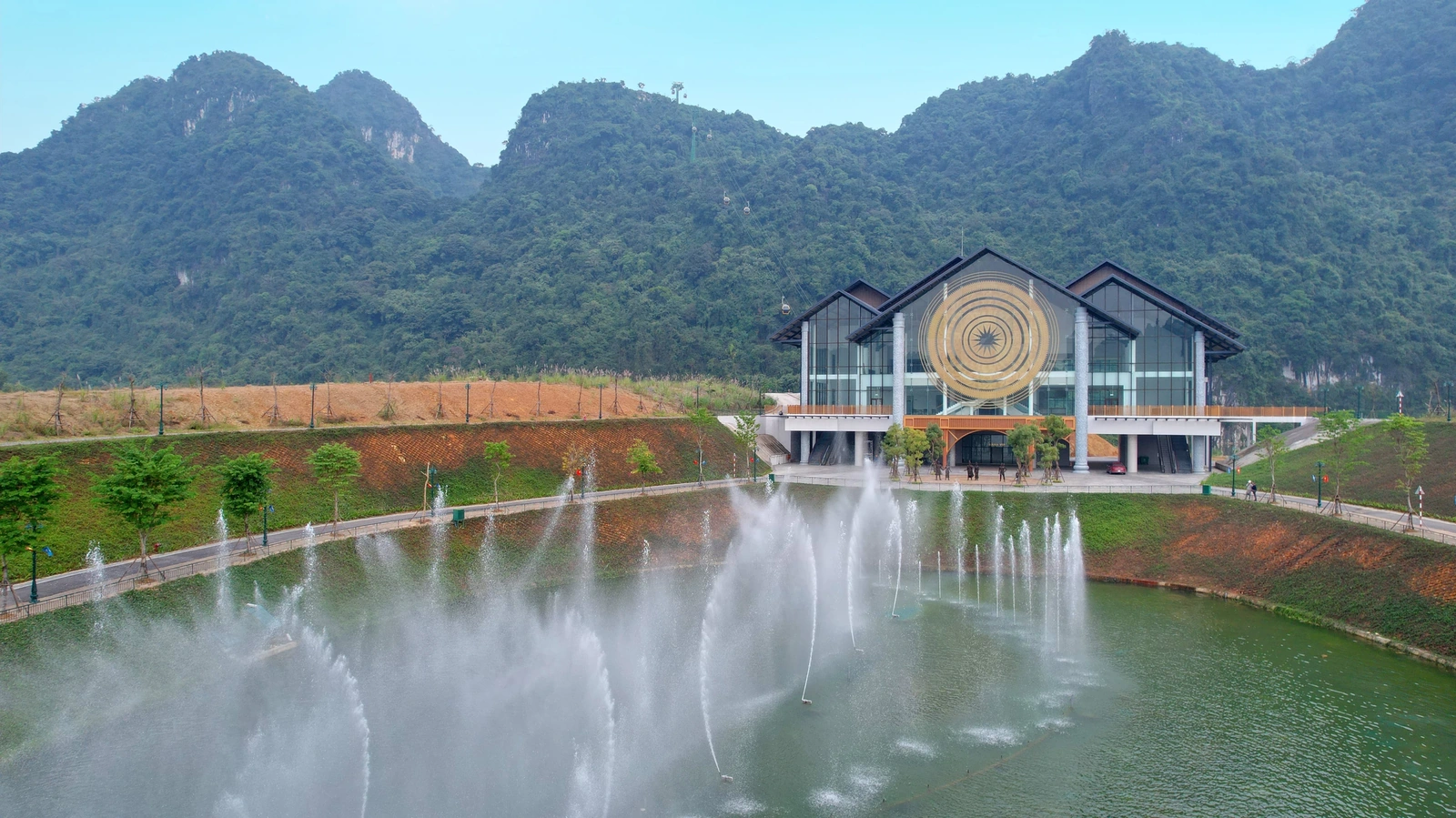 Hành trình kết nối di sản và tâm linh