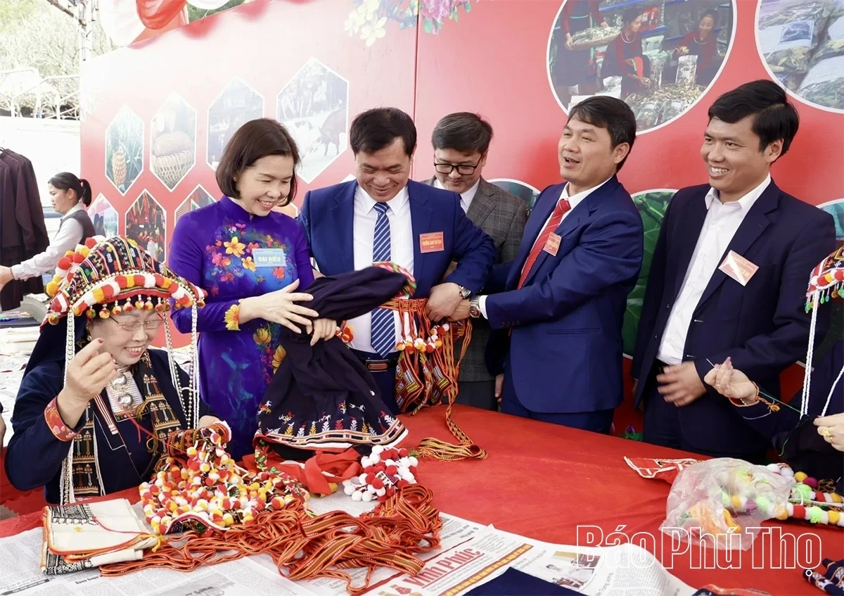 Cao Lan Ethnic Group’s Field-opening Festival in Yen Lang Officially Recognized as National Intangible Cultural Heritage