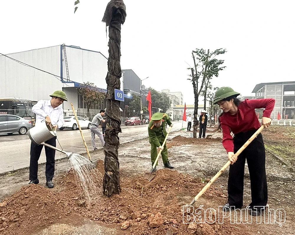 Xã Tề Lỗ phát động Tết trồng cây Đời đời nhớ ơn Bác Hồ” Xuân Bính Ngọ