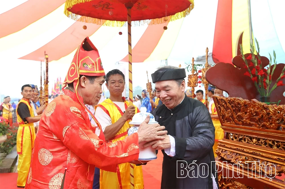 Đặc sắc Lễ Khai hạ Đình Ngòi, phường Hoà Bình