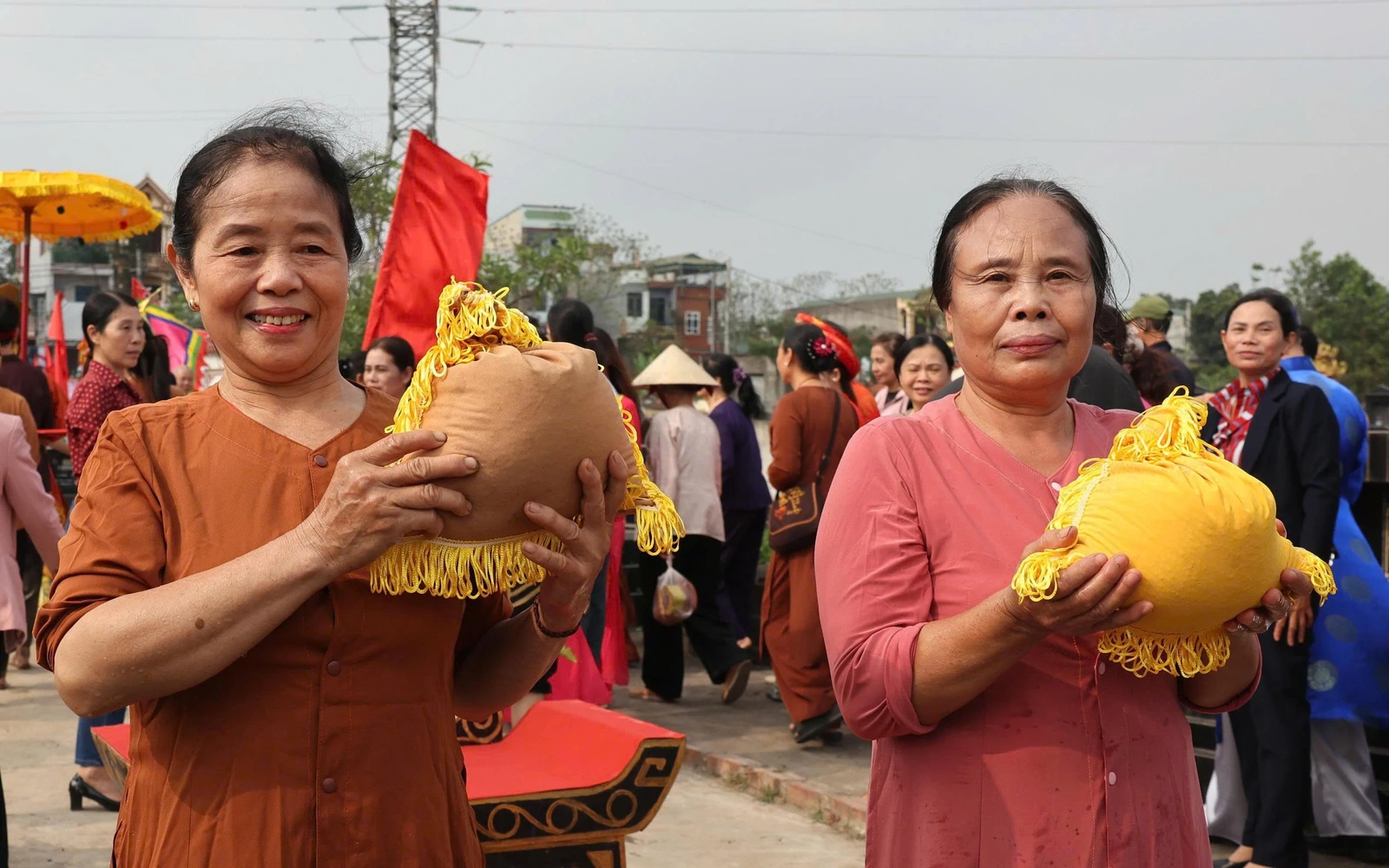 Lễ hội Vua Hùng dạy dân cấy lúa - Khai sáng nghề nông