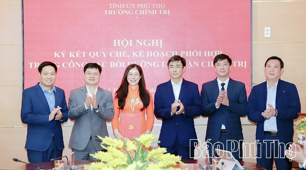 Ký kết quy chế, kế hoạch phối hợp trong công tác bồi dưỡng lý luận chính trị