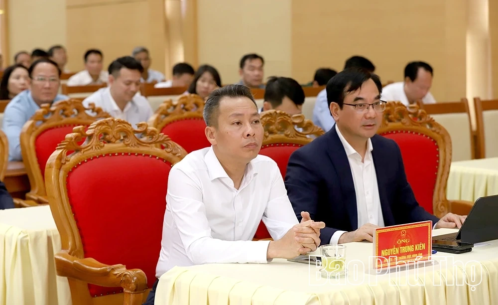 Bí thư Tỉnh ủy Phạm Đại Dương và các ứng cử viên đại biểu Quốc hội khoá XVI tiếp xúc cử tri 7 xã