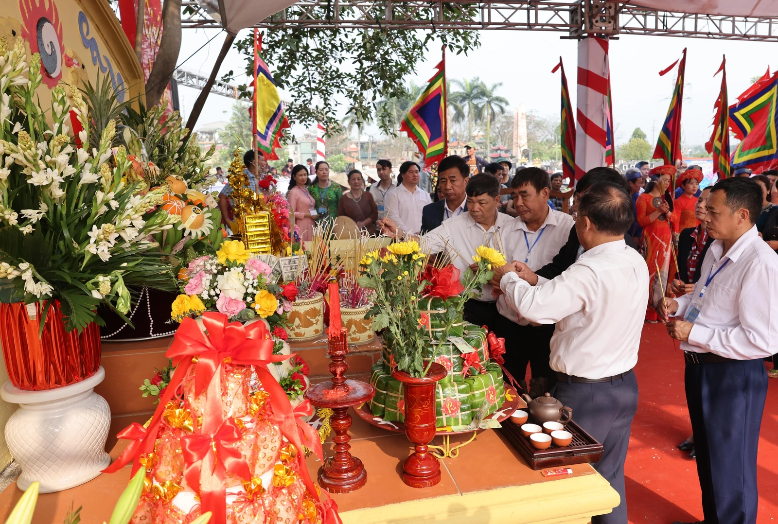 Lễ hội Vua Hùng dạy dân cấy lúa - Khai sáng nghề nông