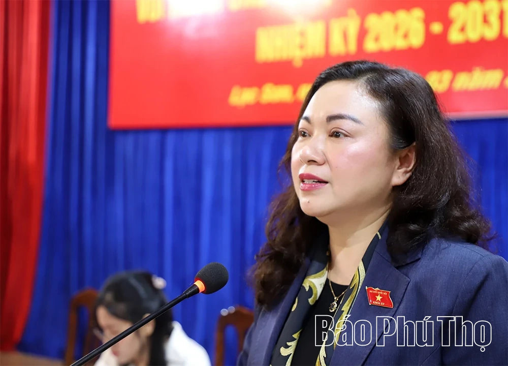 Các ứng cử viên đại biểu Quốc hội tiếp xúc cử tri, vận động tranh cử tại 8 xã khu vực Lạc Sơn