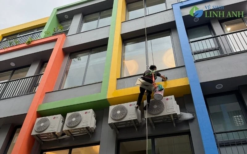 Linh Anh Clean: Phá bỏ định kiến “Của rẻ là của ôi” trong ngành vệ sinh công nghiệp tại Hà Nội