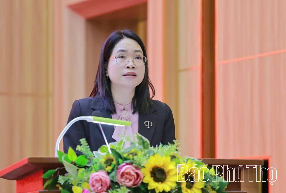 Phó Bí thư Tỉnh ủy Nguyễn Mạnh Sơn và các ứng cử viên đại biểu HĐND tỉnh tiếp xúc cử tri