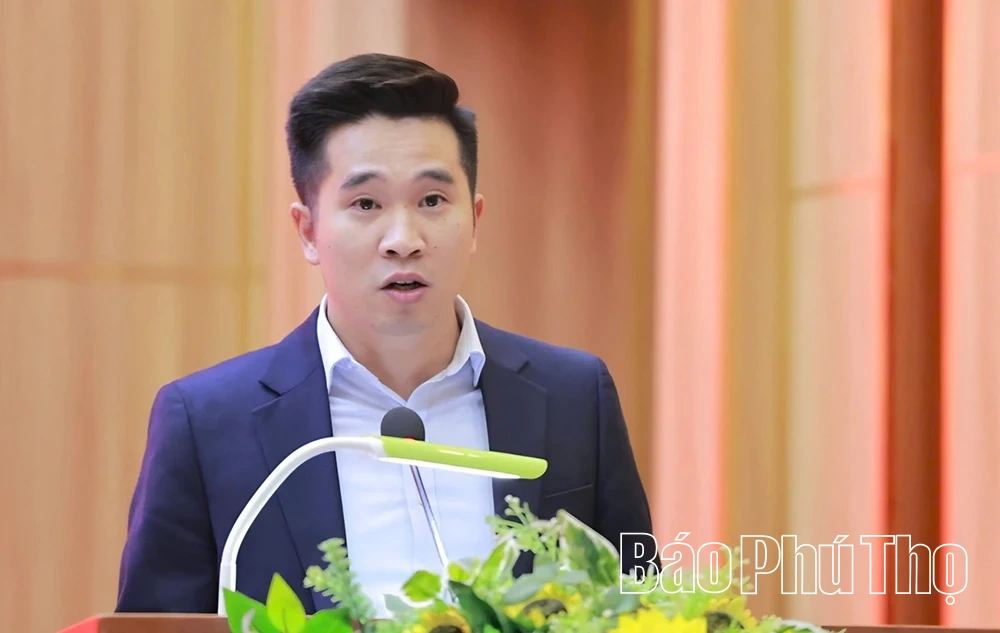 Phó Bí thư Tỉnh ủy Nguyễn Mạnh Sơn và các ứng cử viên đại biểu HĐND tỉnh tiếp xúc cử tri