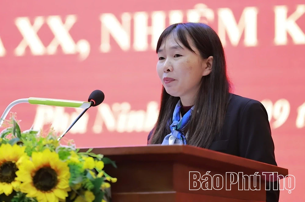 Phó Bí thư Tỉnh ủy Nguyễn Mạnh Sơn và các ứng cử viên đại biểu HĐND tỉnh tiếp xúc cử tri