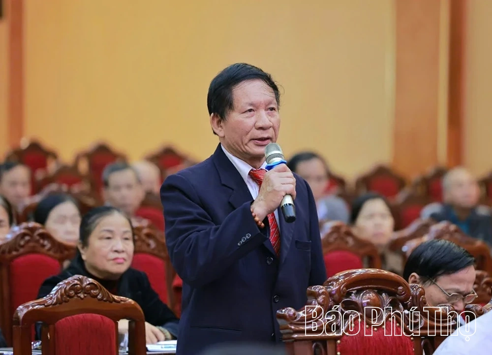 Phó Bí thư Tỉnh ủy Nguyễn Mạnh Sơn và các ứng cử viên đại biểu HĐND tỉnh tiếp xúc cử tri