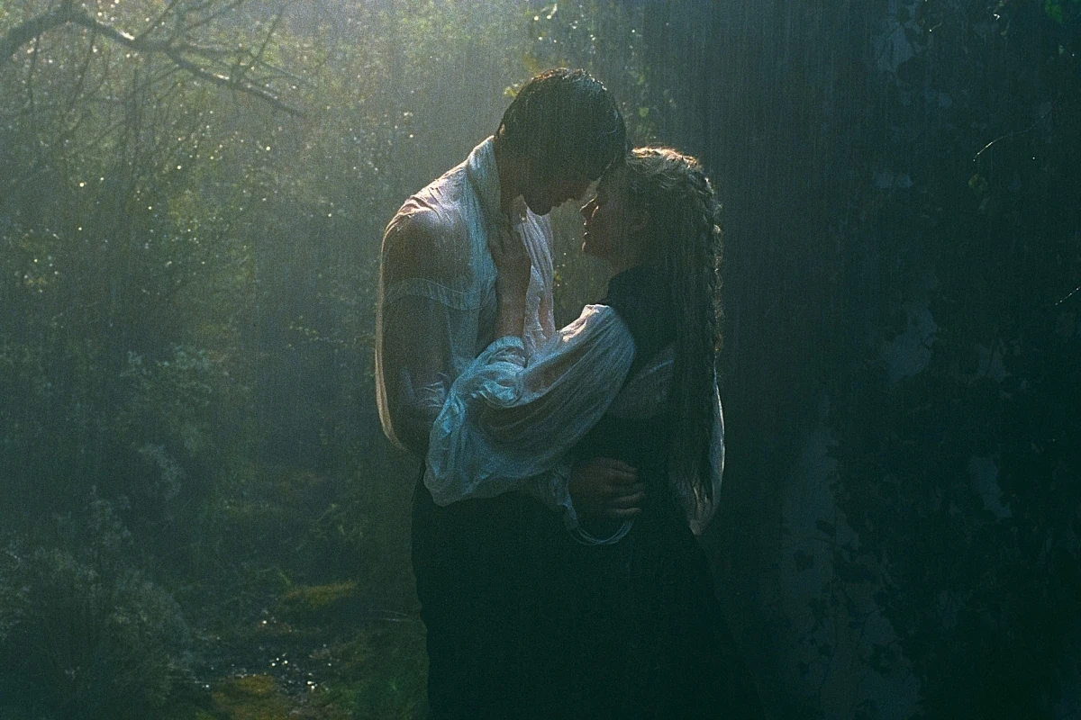 Jacob Elordi trong Đồi gió hú: Hiện tượng không chỉ đến từ ngoại hình