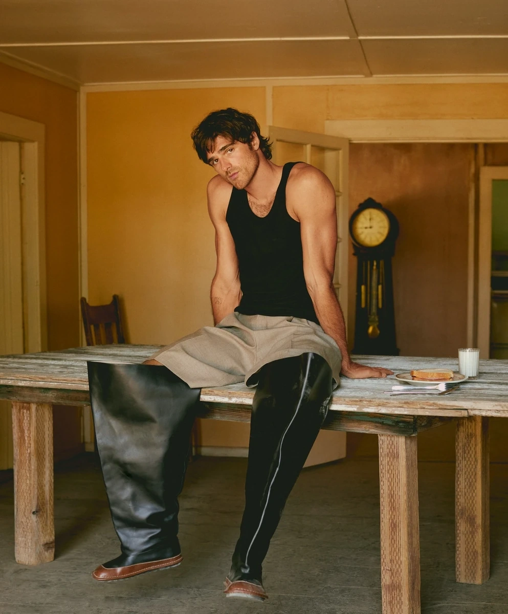 Jacob Elordi trong Đồi gió hú: Hiện tượng không chỉ đến từ ngoại hình