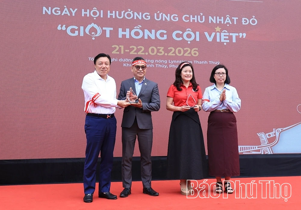 Ngày hội hiến máu “Giọt hồng Cội Việt” lần thứ III thu hút đông đảo người dân tham gia