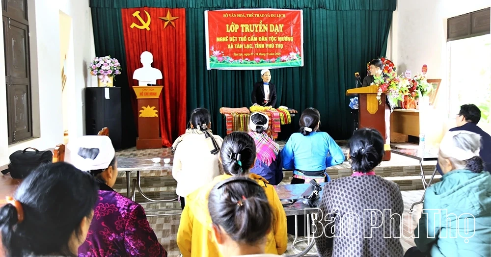 Giữ gìn và phát huy bản sắc văn hóa vùng đồng bào dân tộc thiểu số