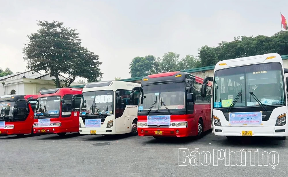 Nở rộ dịch vụ “ăn theo” mùa lễ hội