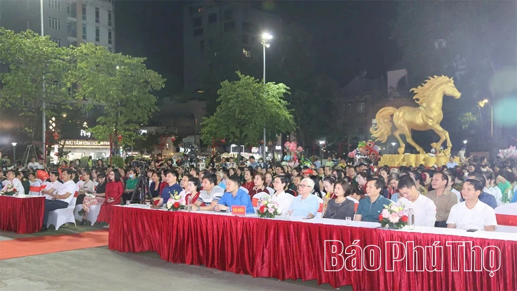 Chương trình nghệ thuật “Ngày hội non sông” chào mừng thành công cuộc bầu cử